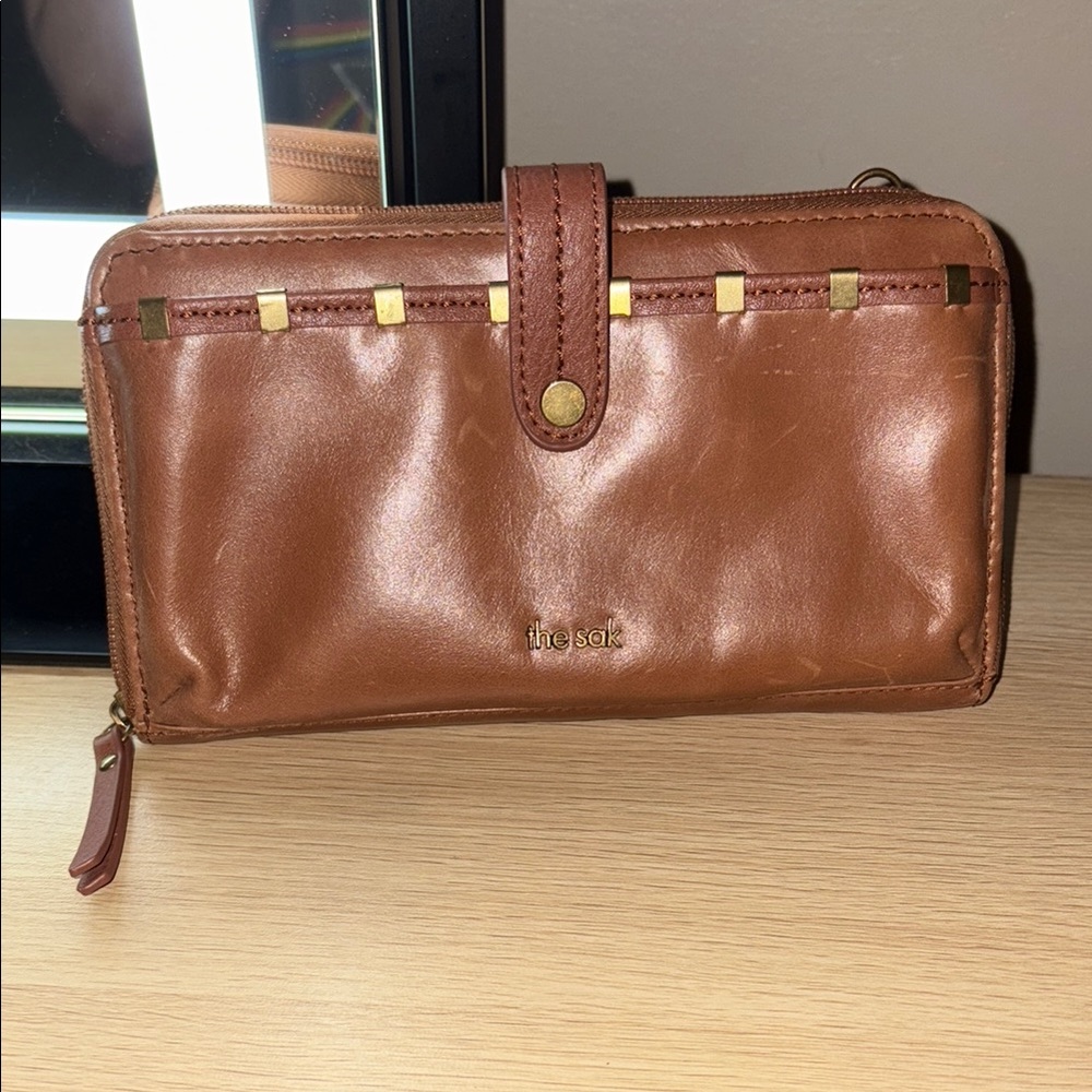 The Sak Tan Wallet with Gold Accents